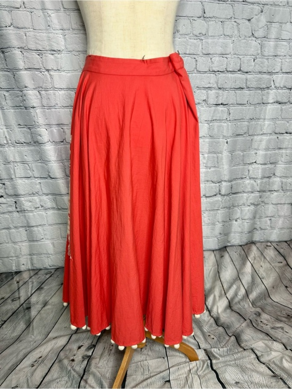 Tara Jarmon Coral Maxi Skirt with White Floral Beading and Embroidery - Picture 5 of 9